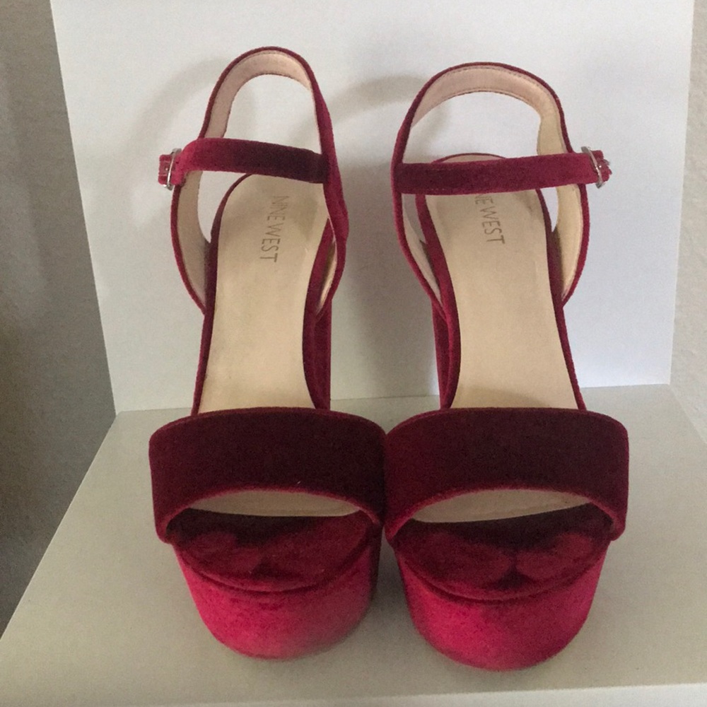 Nine West burgundy suede heels